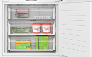 Hladilni-aparati-in-vinske-vitrine/21876148_KBN96SDD0_PGA6_def