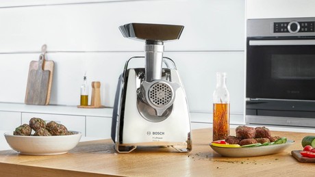 MFW67440 BOSCH Aparat za mletje mesa, ProPower, 2000 W