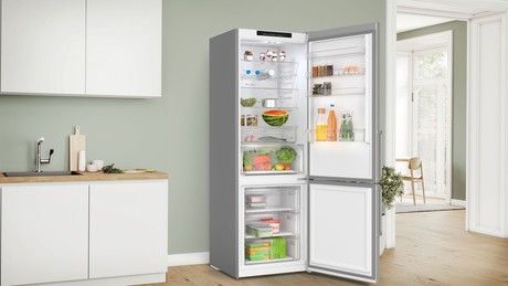 KGN49VICT BOSCH Serie 4, Prostostoječi hladilnik z zamrzovalnikom spodaj, 203 x 70 cm, Nerjaveče jeklo brez prstnih odtisov
